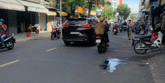 Mặt tiển Sư Vạn Hạnh Quân 10, 56m2, 4 tầng, 20.5 tỷ