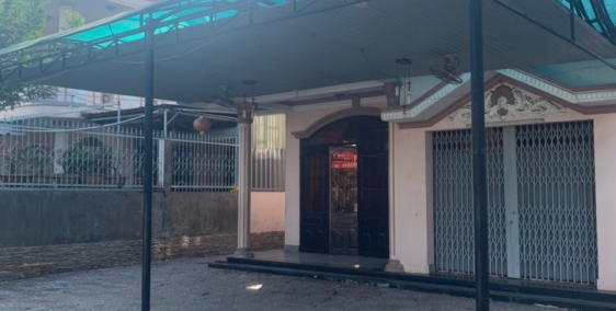 Bán gấp biệt thự mặt tiền quận 9