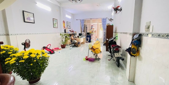 Nhà đẹp kinh doanh đỉnh, 100M2, HXH 5M, ngay chợ, chưa đến 5 tỷ, BHHòa, Bình Tân