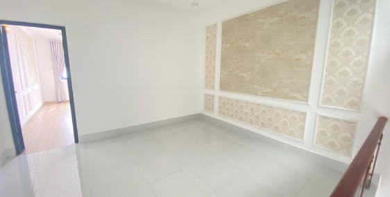 Nhà mới 1 trệt lững lầu.Nhánh đường Nguyễn Thị Định. Sổ hồng sẵn,thổ cư 100%.