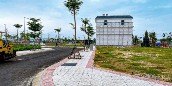 Cần bán 1 lô shophouse đại lộ kinh tế biển ngay trung tâm thị xã Đức Phổ