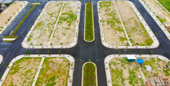 CẦN BÁN NHANH ĐẤT NỀN MẶT TIỀN - VỊ TRÍ VÀNG - ĐẦU MỐI GIAO THƯƠNG