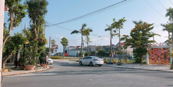 Bán nhanh lô quốc lộ 175m2 chỉ 726tr, sổ đỏ. LH 0975221020