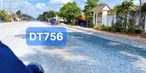 đất mặt tiền đường nhựa 18m giá 6xxtr