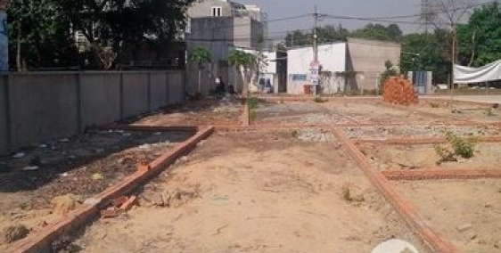 Cần bán đất mặt tiền gần chợ ấp 2, Vĩnh Lộc A