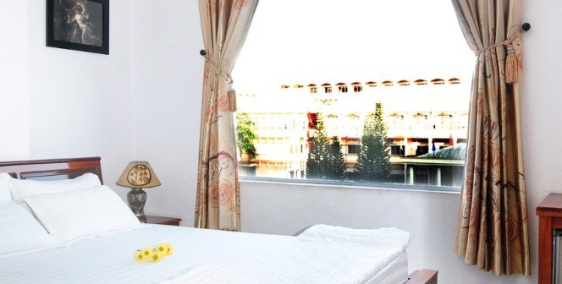 Bán khách sạn 5 tầng, đối diện cổng chính Bệnh Viện ĐK Tỉnh Gia Lai.