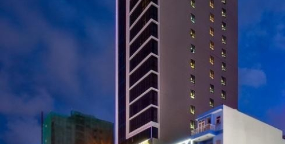 Bán khách sạn 4 sao đường Phạm Văn Đồng, Đà Nẵng