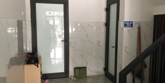 Bán rẻ Khách sạn nằm ngay mặt tiền Cách Mạng Tháng Tám, Cẩm Lệ, giá 10 tỷ.