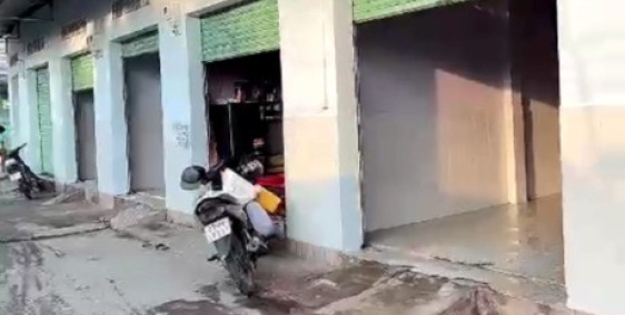 chính chủ cần bán dãy ki-ốt ngay chợ chiều đường tỉnh lộ 10 KCN tân đức