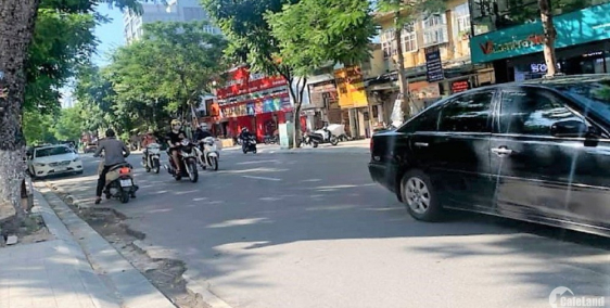 Bán gấp nhà mặt Phố Huế, Hoàn Kiếm. Vỉa hè 4m, 4 làn ô tô, KD. 240m2 MT10m 150Tỷ