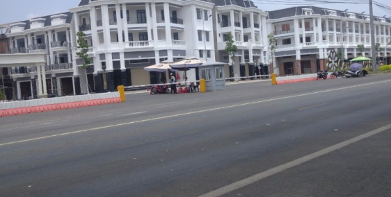 Bán nhà shophouse nằm ngay DT769 , cách sân bay long thành 3km, diện tích 175m2