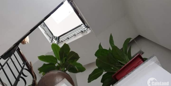 CẦN BÁN NHÀ 5 TẦNG MẶT PHỐ BẾN VÂN ĐỒN QUẬN 4