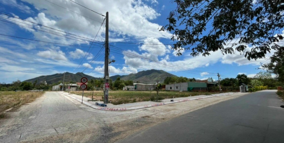 Kẹt Tiền Bán Gấp Lô Đất Phú Mỹ Ngay Trung Tâm ,Sổ Hồng Riêng ,LH Tuấn