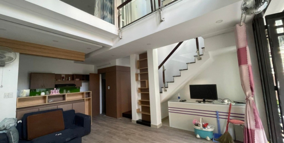 Bán gấp nhà 55m2 3 tầng - gần sân bay- bán lấy vốn làm ăn