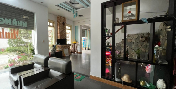 Bán nhà 4 tầng MP ph Quang Trung, TP HD, 105m2, mt 12.2m, thích hợp làm nhà nghỉ