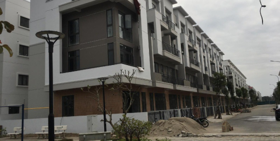 nhà 4 tầng kinh doanh tốt chỉ 3,x tỷ chỉ có tại Centa Diamond từ sơn