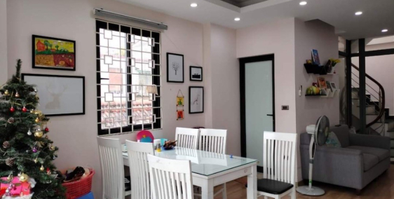 Gấp gấp ! Nhà đẹp 50M 5 tầng thang máy phố Cát Linh, ô tô,  tự xây ở ngay 7.4 tỷ