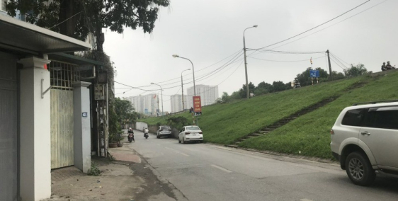 BÁN NHÀ BÁT KHỐI, 30M2, 3,2 TỶ, Ô TÔ ĐỖ CỬA, LÔ GÓC FULL NỘI THẤT