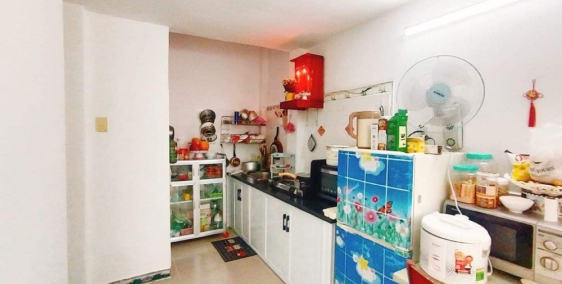 Bán nhà 3tầng dt 30m2 đường Trần Hưng Đạo quận 1 hcm.