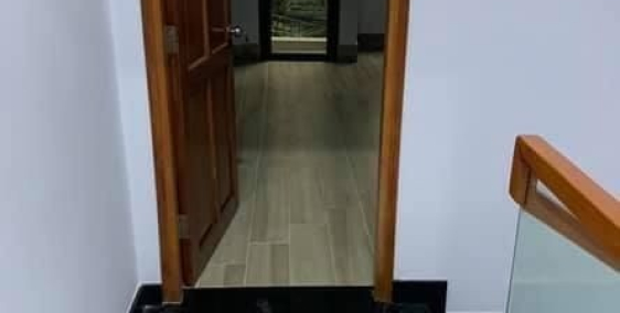 Nhà đẹp Lý Thái Tổ 40m2, 50m ra mặt tiền nhỉnh 5 tỷ