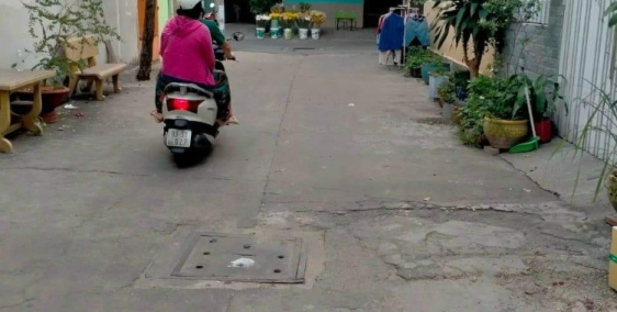 Bán Nhà Ngay Trung Tâm F17 . Dt 4.5x15.