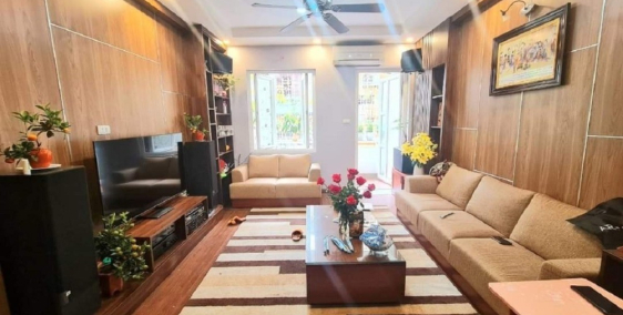 Bán nhà đường Lạc Long Quân, Bưởi, Tây Hồ, 50m2, 5T giá chỉ 11.9 tỷ.