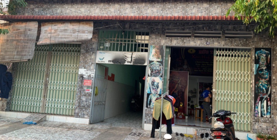 Ngân hàng thanh lí trọ 4 dãy giá rẻ và 200m2 đất kề kcn dân cư, chỉ 750tr bao sổ