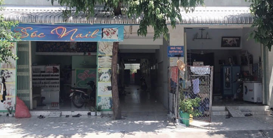 Chính chủ cần bán nhanh nhà c4 mới xây và dãy trọ 300m2 gần chợ đông dân cư