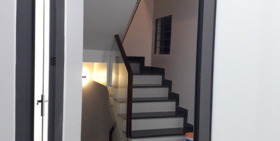 Nhà mặt tiền Bạch Đằng hiện đại giá phải chăng