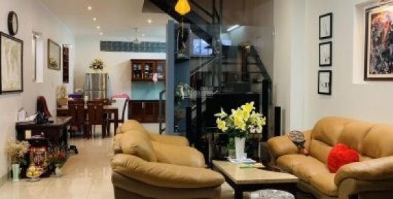 Bán nhà 1T1L đẹp có hồ bơi hẻm Hoàng Hoa Thám 120m2 gần biển giá 10 tỷ TL