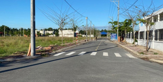 Do gia đình cần tiền đi nước ngoài nên cần nhượng lại lô đất sổ hồng riêng