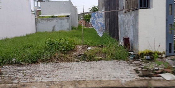 Chính chủ bán nền đất 90m2 Đường D10 kề TTGD Thường Xuyên. Giá 990 triệu