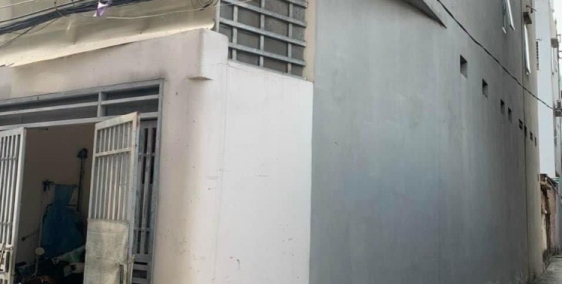 bán đất có sẵn nhà 3 tầng gần 70m2 một sàn 100m ra đường cao lỗ