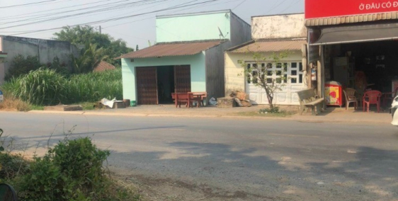 Bán 555m2 đất thổ 100% , đường xe hơi. Sổ hồng công chứng liền . Lh 0934771173