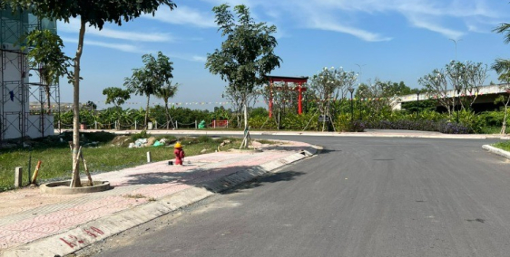 dịch khó khăn nên cần bán lô đất full thổ