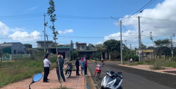 Bán đất nền sổ đỏ KDC đông đúc Ea Knuec, mặt tiền QL26 Đăk Lăk chỉ 950tr