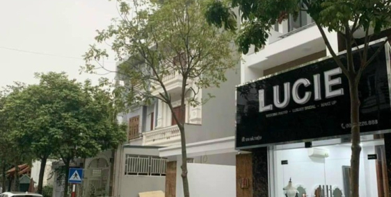 Bán đất MP Bà Triệu, ph Thanh Bình, TP HD, 119.71m2, mt 5m, đường 17.5m, KD tốt,