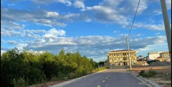  Cc gửi lô VIP Dãy 2 Hoàng Thị Ái.  Sạch đẹp. Hướng Đông  giá nét  Giá. 3.xxx