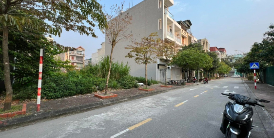 Bán đất KĐT Vạn Phúc, ph Thanh Bình, TP HD, 228m2, mt 12m, cách đường Nguyễn Văn