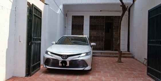 Bán gấp nhà đường Nguyễn Văn Cừ - Long Biên -  gần cầu Chương Dương