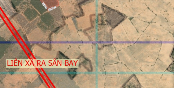 Bán gấp lô 19038m2, 2 mặt tiền đường, cách Liên xã  200m. Gía 3 tỷ.