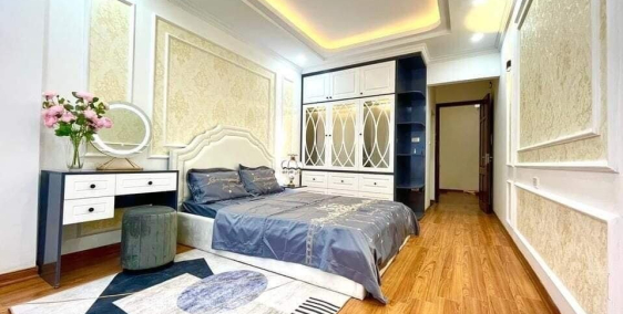 Vip,nhà 3 tầng Đống Đa,Full nội thất cao cấp,80m2,nhỉnh 5 tỷ.