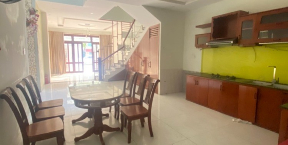 Bán nhà mặt tiền 3 tầng Lương Định Của rẻ nhất trong khu vực.