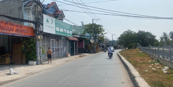 Bán Nhà. MT. Thạnh Xuân 25. DT:(5 x 22m2). 2P. Ngủ. Giá:(9.6) tỷ