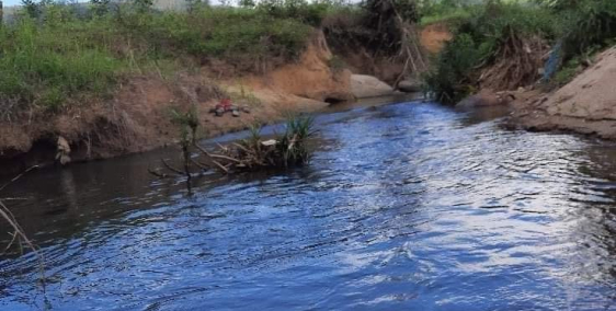 Cần tiền bán gấp lô đất giáp suối tại suối Thơm - Khánh Đông giá cực tốt 200k/m2