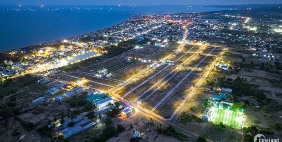 Tôi bán đất nền biển full thổ 100m2 nằm trung tâm Bình Thuận, sổ đỏ lâu dài.