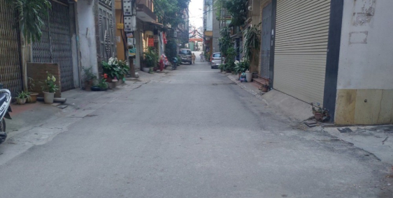 Bán nhà Nguyễn Hoàng Tôn, vị trí đẹp, phân lô ô tô 50m2 giá chỉ 7.9 tỷ.