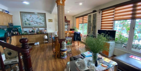 ĐẲNG CẤP!  VỈA HÈ, KINH DOANH- VIEW HỒ HOÀNG CẦU!