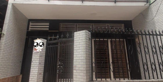 Nhà đẹp ở ngay, Lũy Bán Bích. Dtich 88m2 : 4,9x18m, giá chỉ 5,3 tỷ.