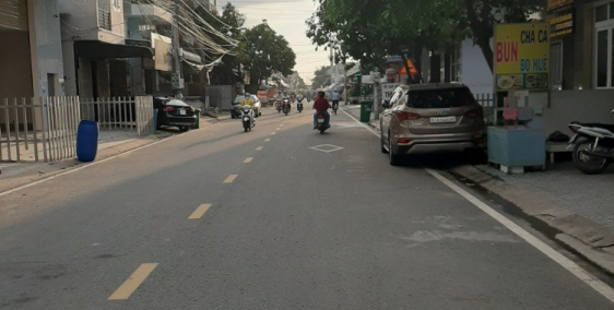 chính chủ cần bán căn nhà cấp 4 và dãy trọ thu nhập ổn định ở Dĩ An Bình Dương.